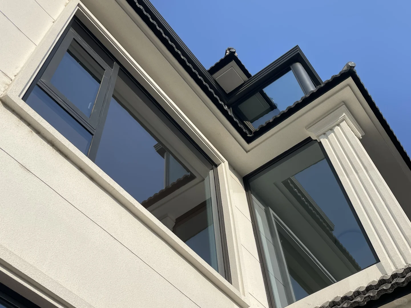Aluminium window systems